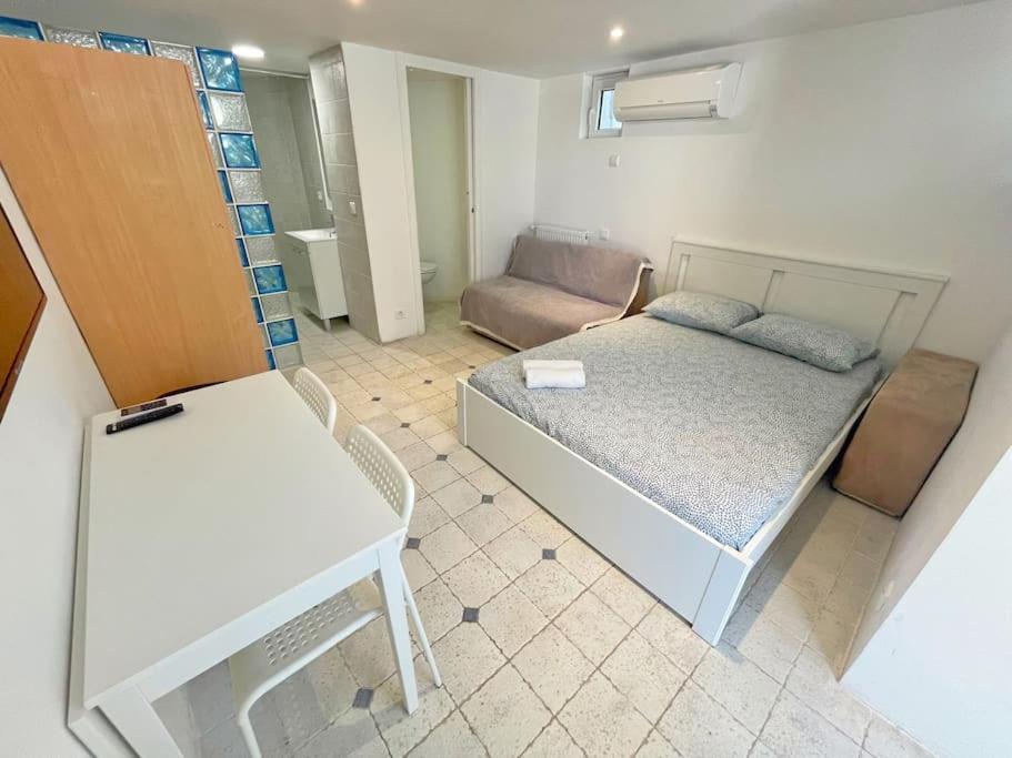 Villa 4 Appartements - Proche Centre Cagnes-sur-Mer Esterno foto